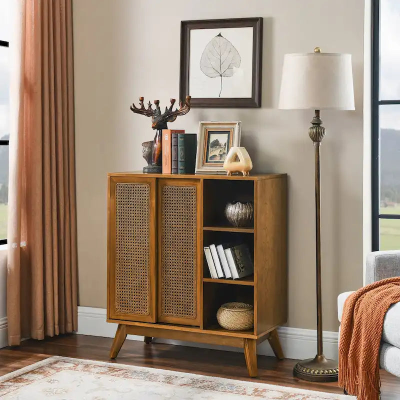 Meuble d'appoint en rotin Mid-Century Modern, Buffet avec étagère réglable et pieds en bois massif - Bois clair