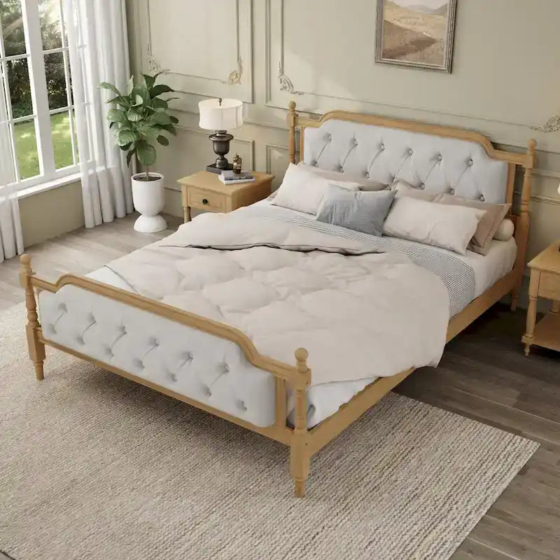 Lit plateforme Queen en bois avec tête de lit capitonnée et design artisanal