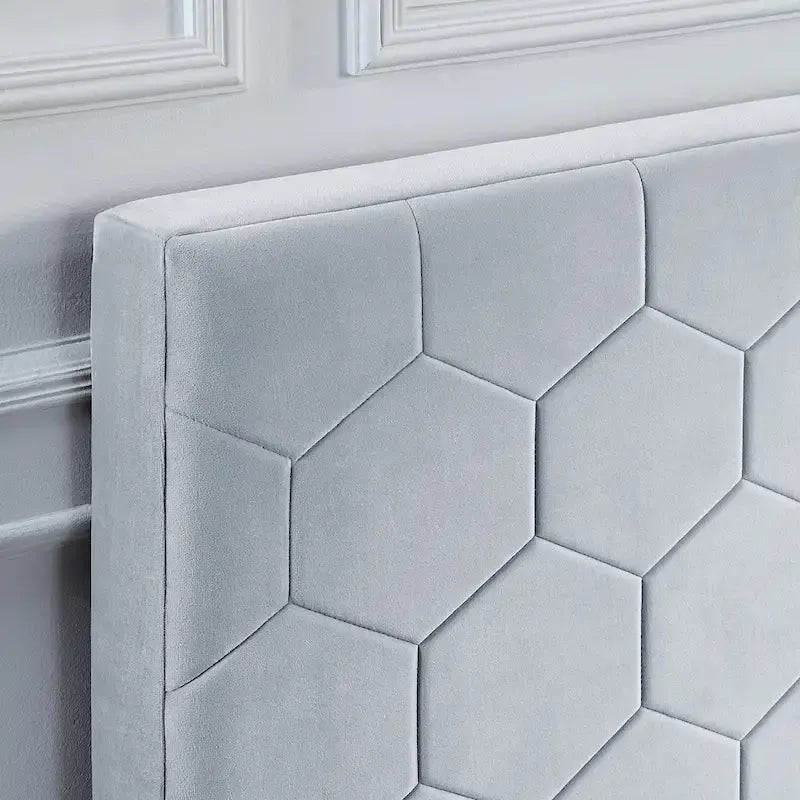 Lit d'appoint capitonné en velours gris moderne avec tête de lit en nid d'abeille et rangement