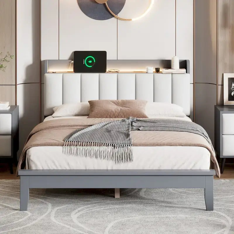 Lit plateforme avec station de recharge USB et tête de lit rembourrée de rangement, cadre de lit LED, sommier tapissier non requis